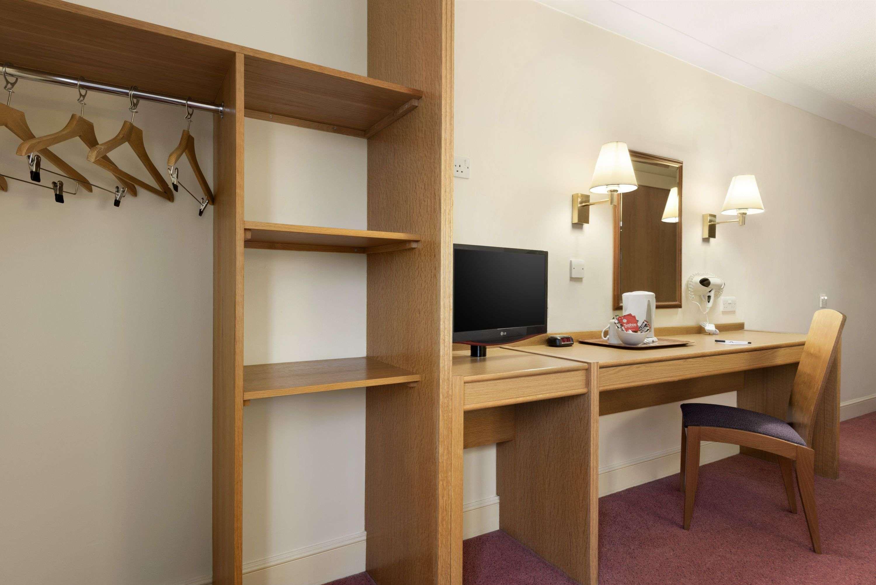 Days Inn Stafford Buitenkant foto