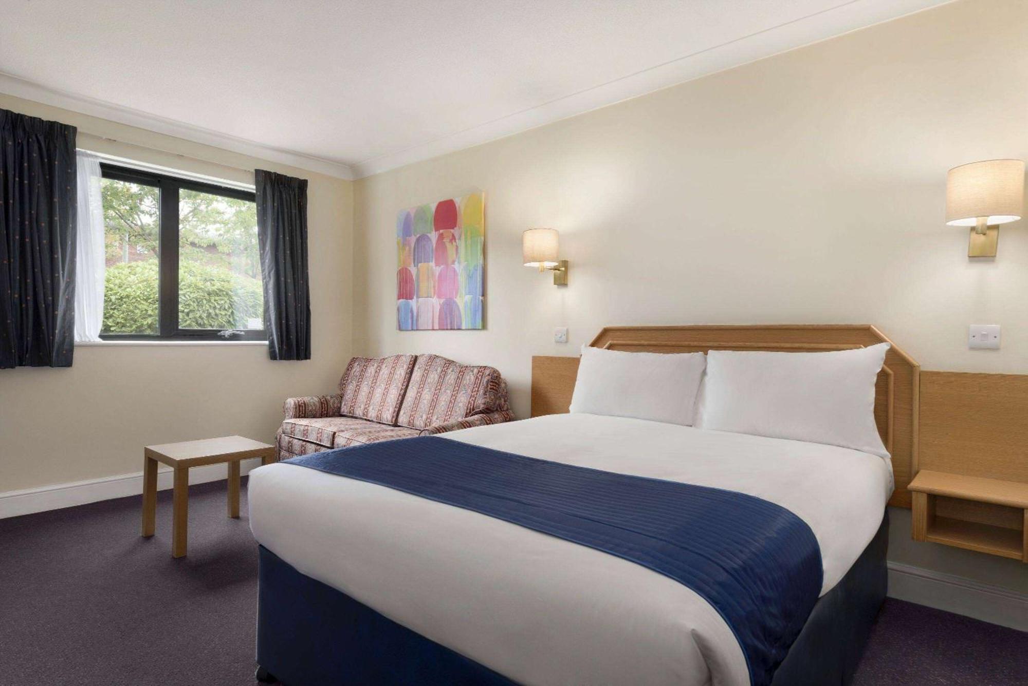 Days Inn Stafford Buitenkant foto